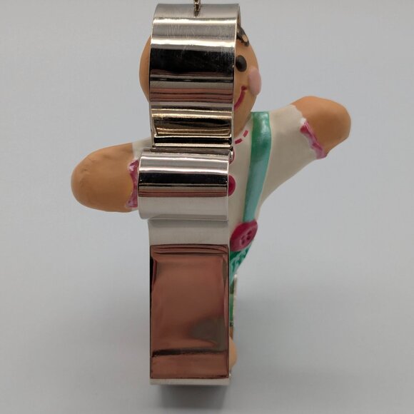 Hallmark Keepsake Ready for Fun 1993, Gingerbread Boy Christmas Ornament - Picture 4 of 11